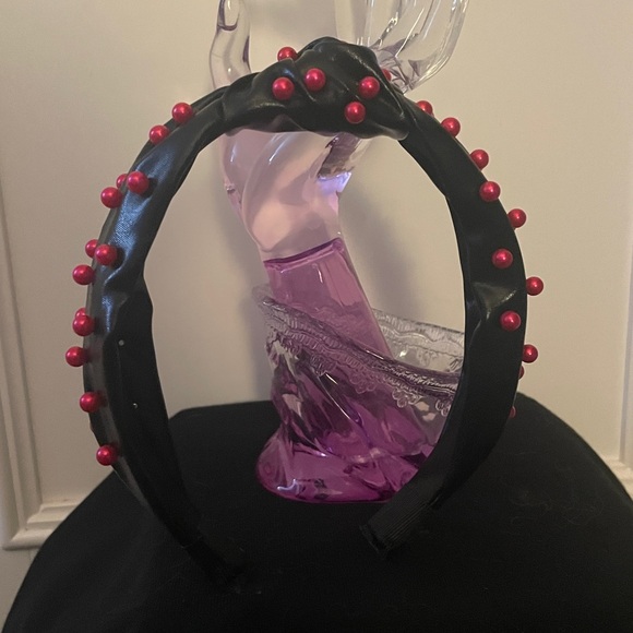 Black Headband with Red Beads - Picture 6 of 7